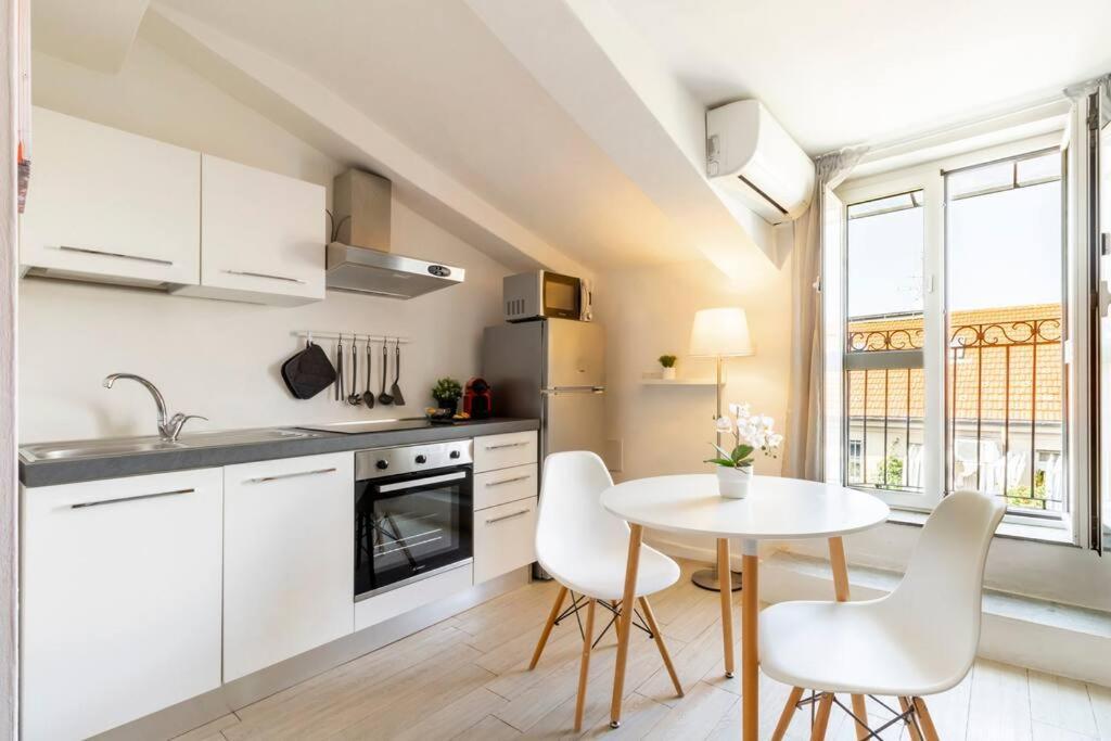 Centro Deluxe Suite Con Wi-Fi E Netflix Turin Bagian luar foto